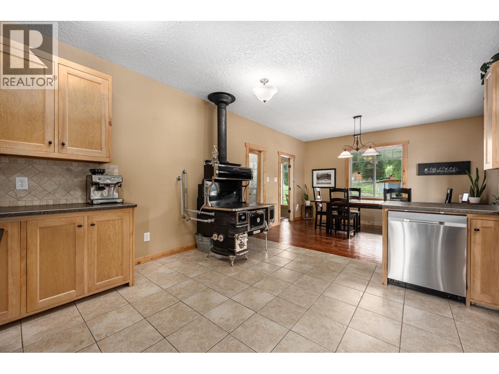 Photo 30 of 380 Richlands Road, Cherryville BC