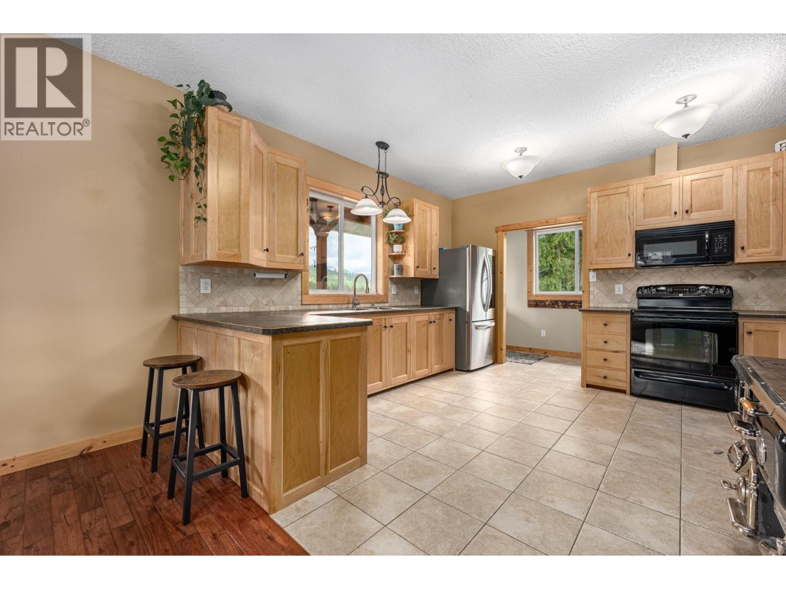 Photo 58 of 380 Richlands Road, Cherryville BC
