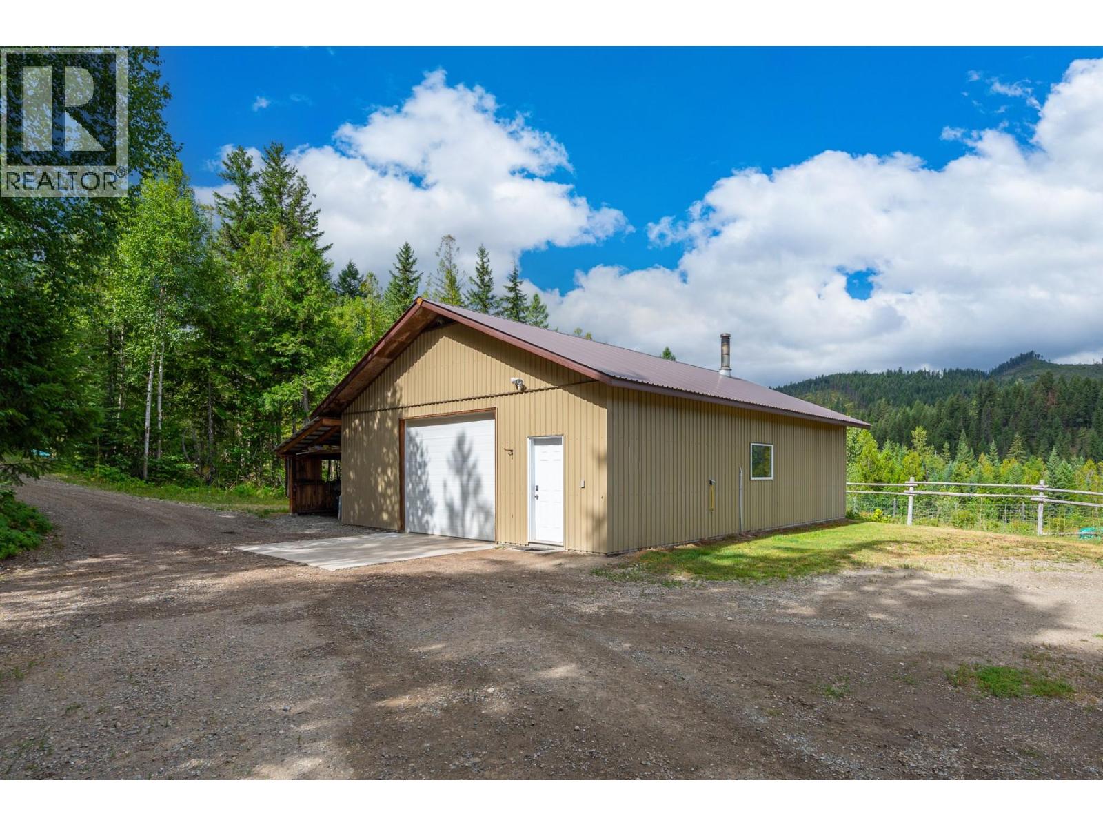 Photo 18 of 380 Richlands Road, Cherryville BC
