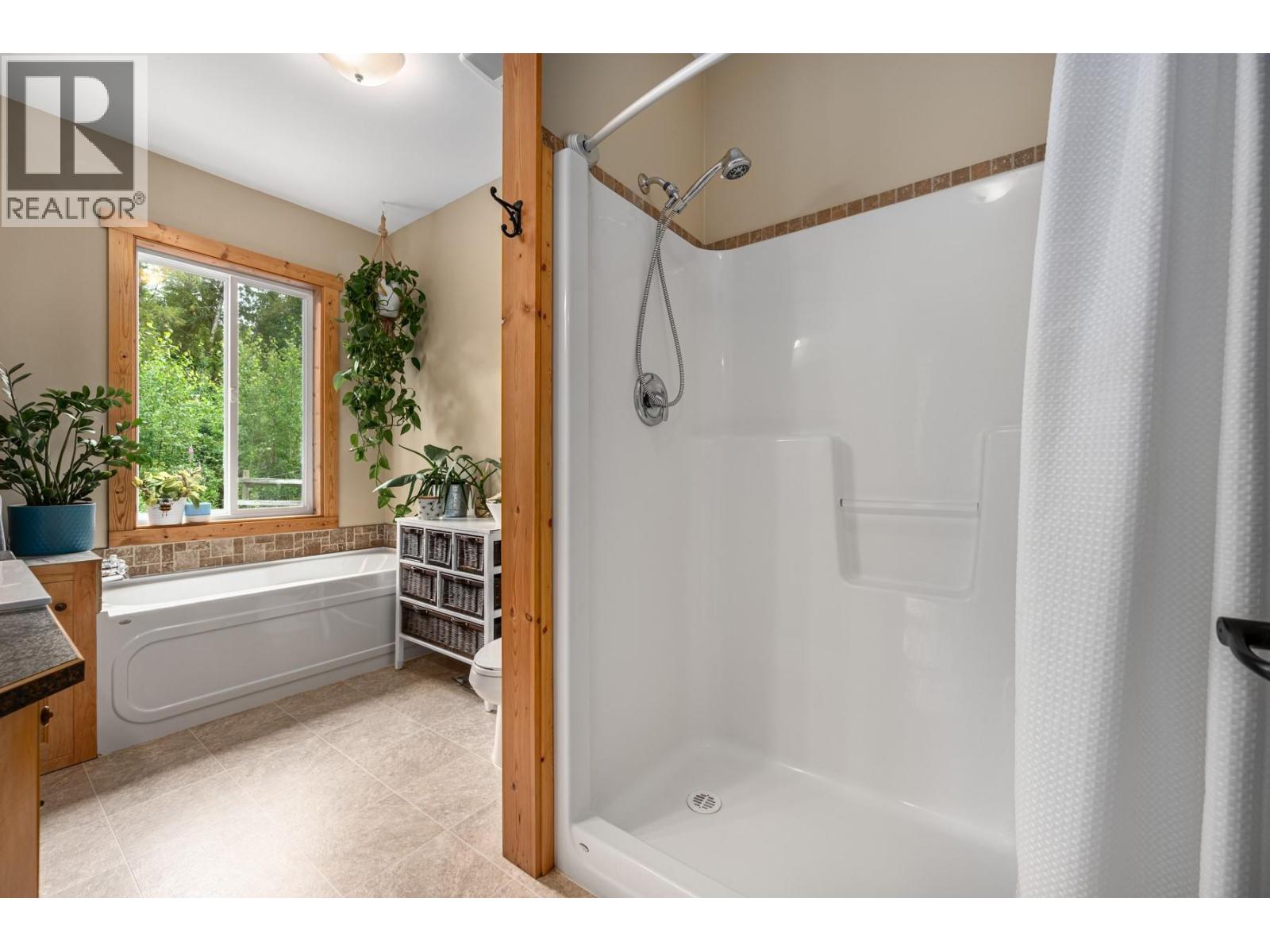 Photo 63 of 380 Richlands Road, Cherryville BC