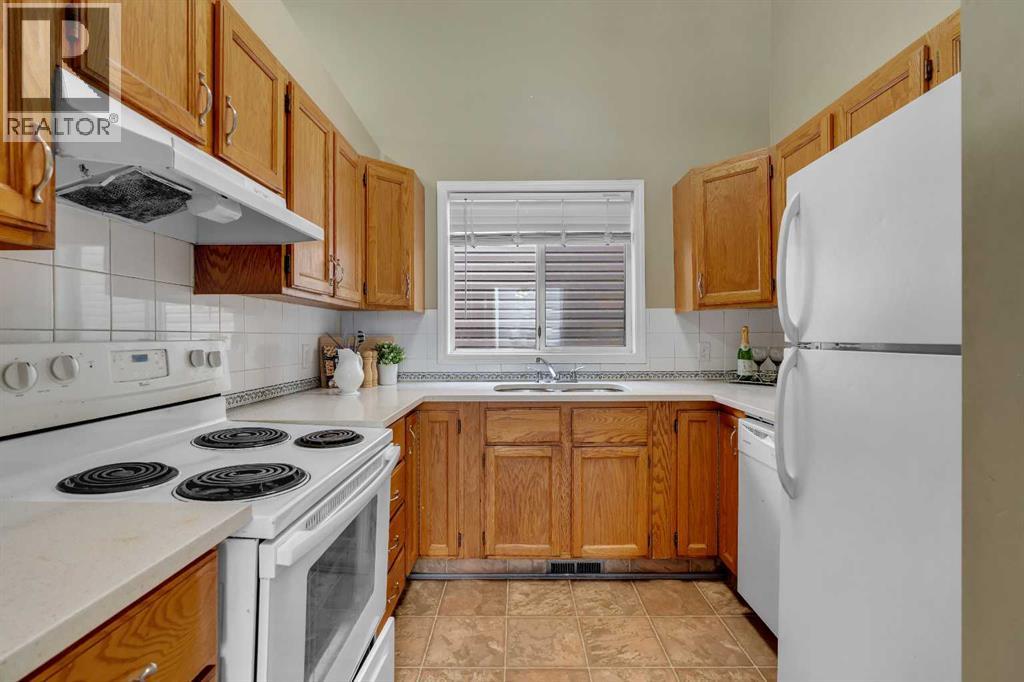 Single Family House 4 Level for Sale in  Falmere Way NE Falconridge Calgary 