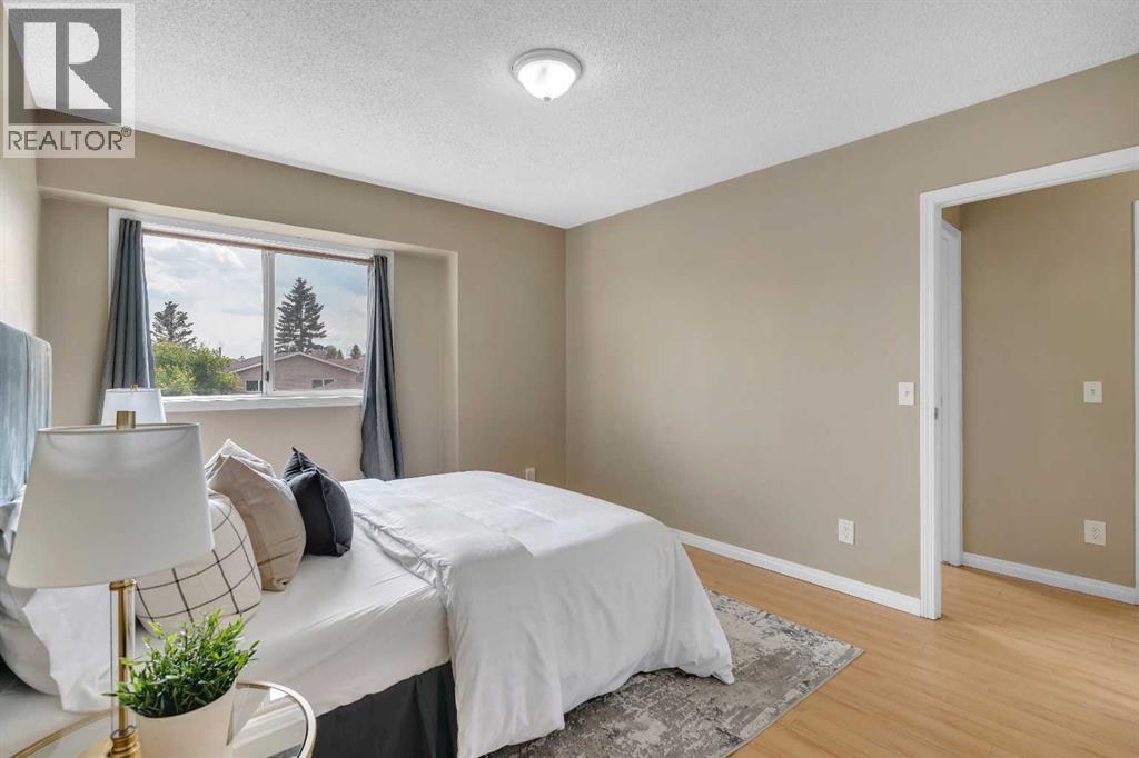 Single Family House 4 Level for Sale in  Falmere Way NE Falconridge Calgary 