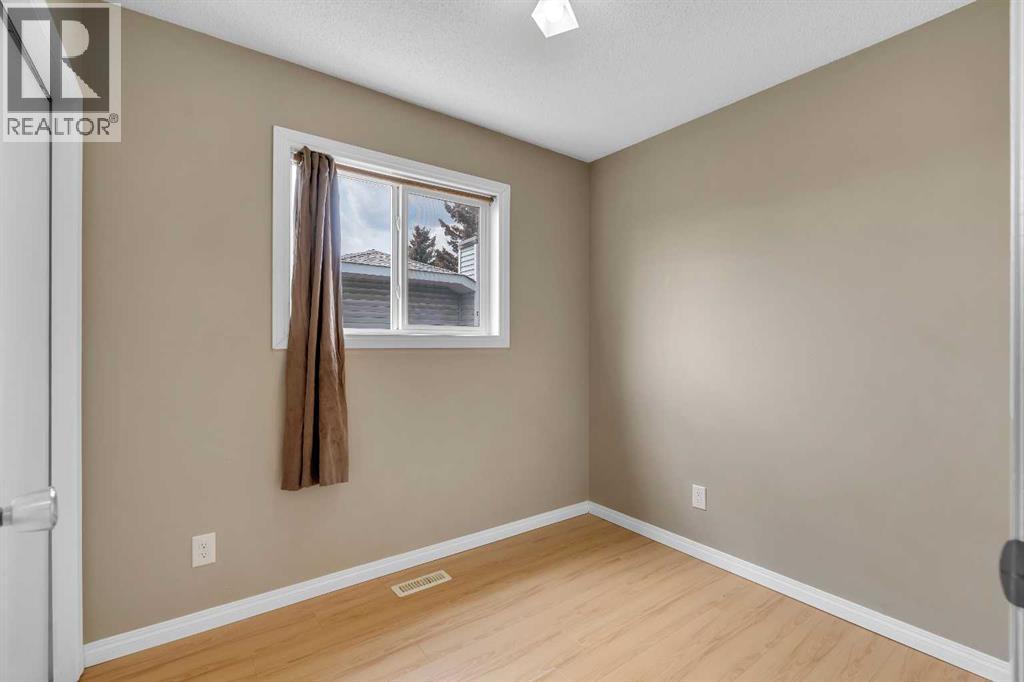 Single Family House 4 Level for Sale in  Falmere Way NE Falconridge Calgary 