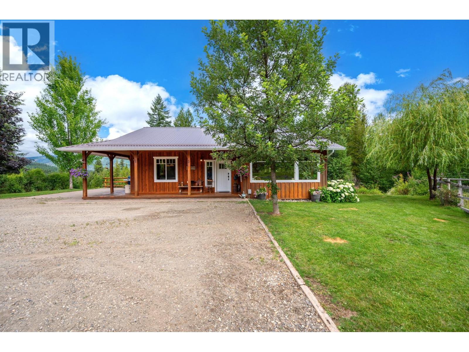 Photo 3 of 380 Richlands Road, Cherryville BC
