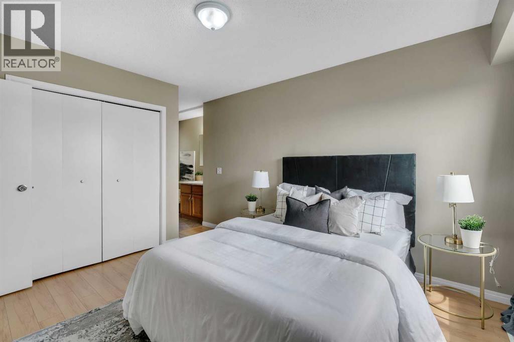 Single Family House 4 Level for Sale in  Falmere Way NE Falconridge Calgary 