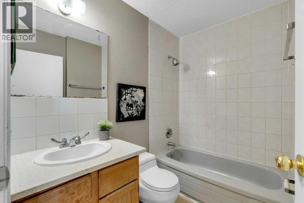 Single Family House 4 Level for Sale in  Falmere Way NE Falconridge Calgary 