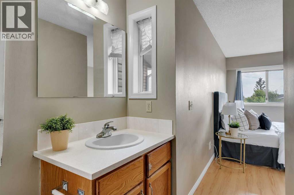Single Family House 4 Level for Sale in  Falmere Way NE Falconridge Calgary 