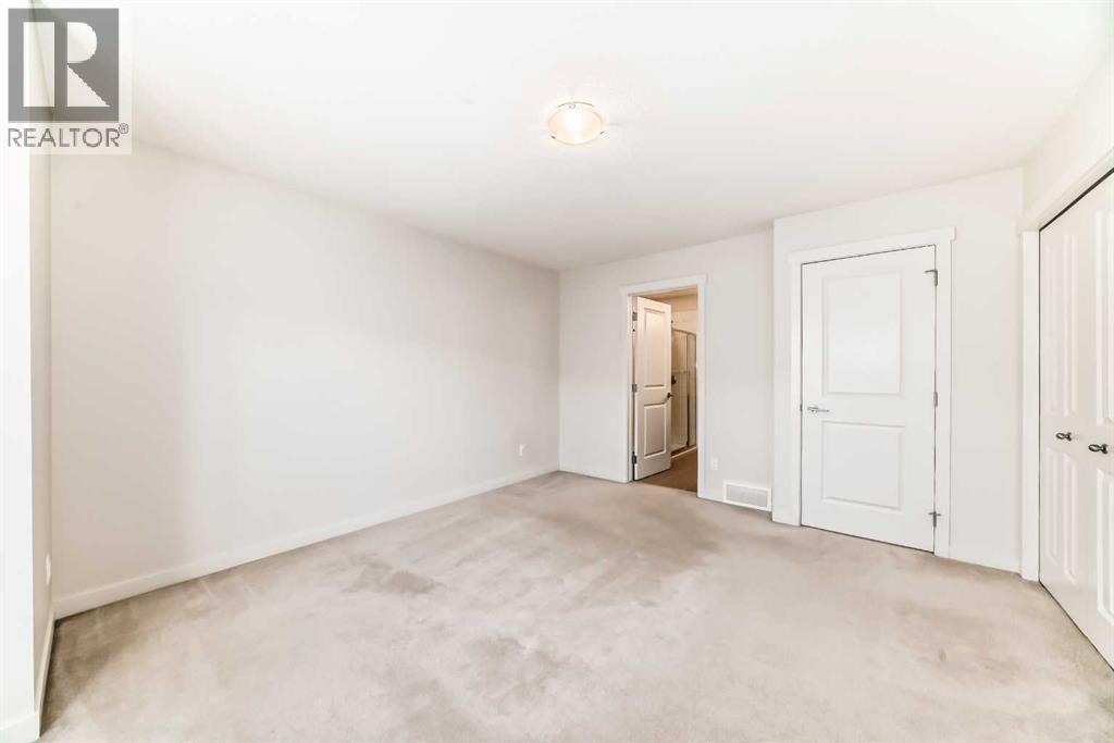 Single Family House for Sale in  Sherwood Lane NW Sherwood Calgary 