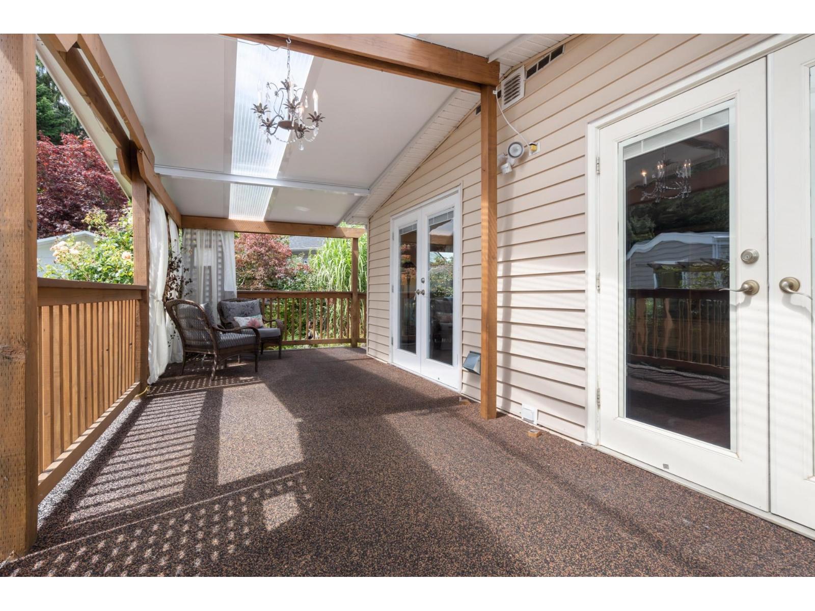 Photo 4 of 15824 Norfolk Road, Surrey BC