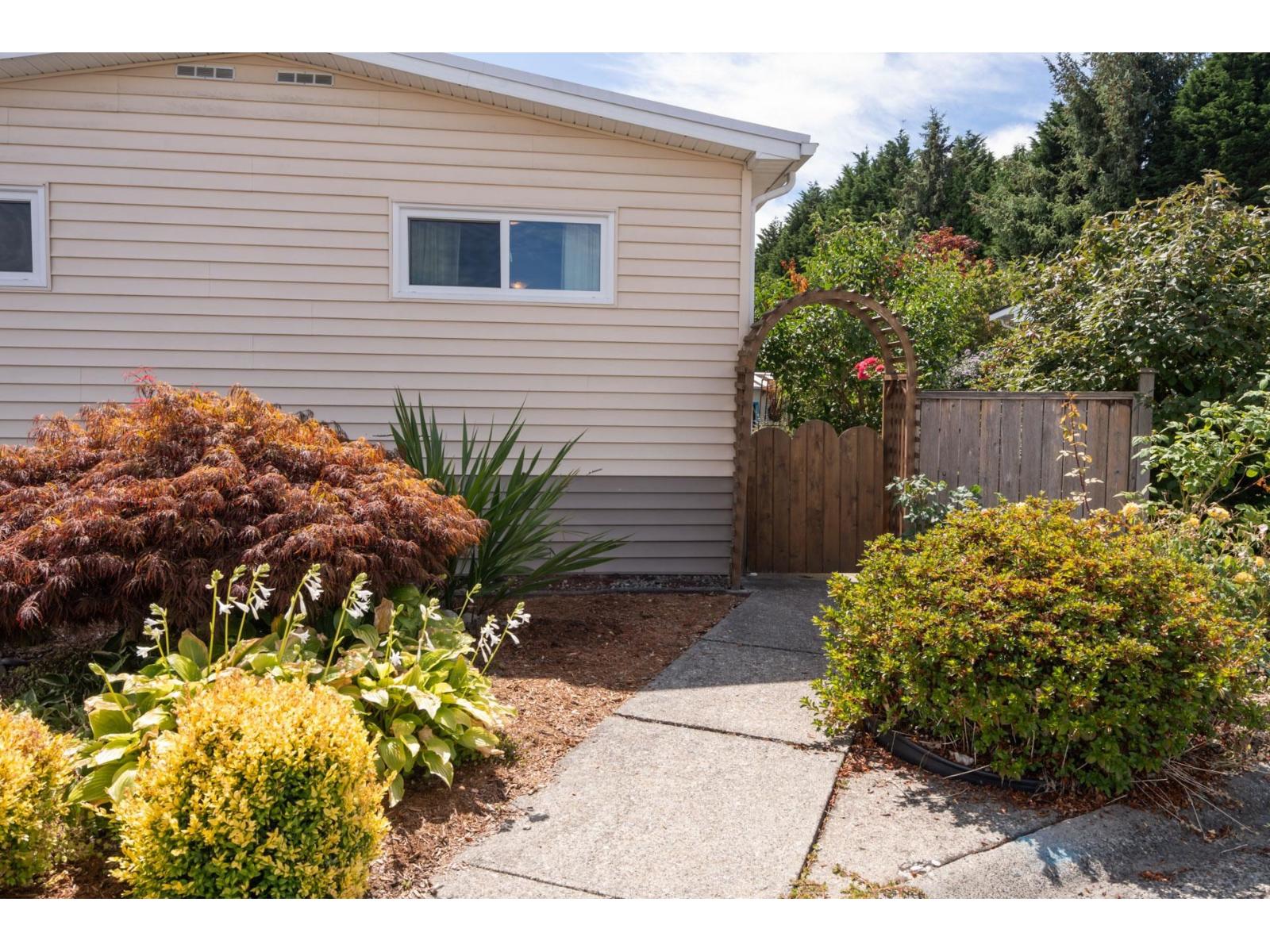 Photo 2 of 15824 Norfolk Road, Surrey BC