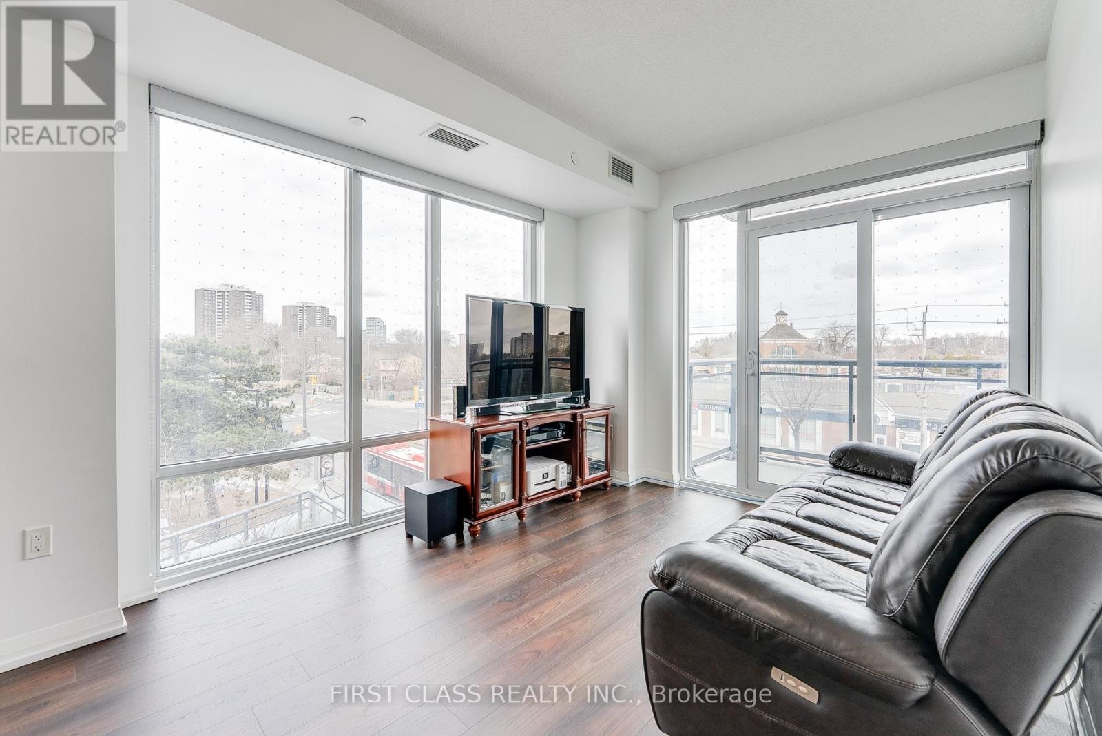 Photo 11 of 324 50 Ann Oreilly Road, Toronto ON