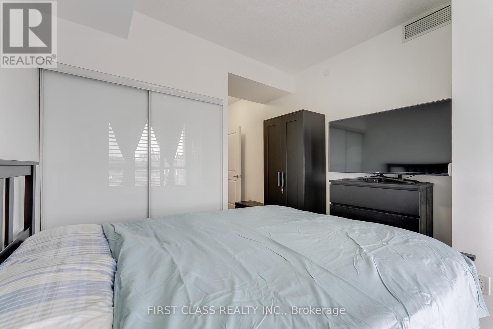 Photo 6 of 324 50 Ann Oreilly Road, Toronto ON