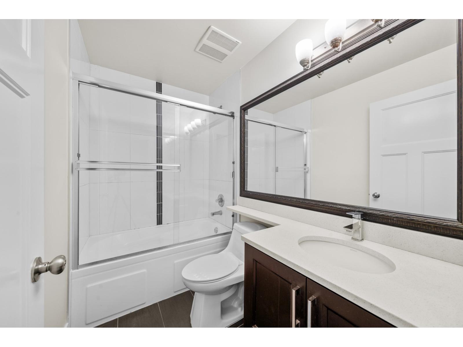 Photo 16 of 123 15399 Guildford Drive, Surrey BC