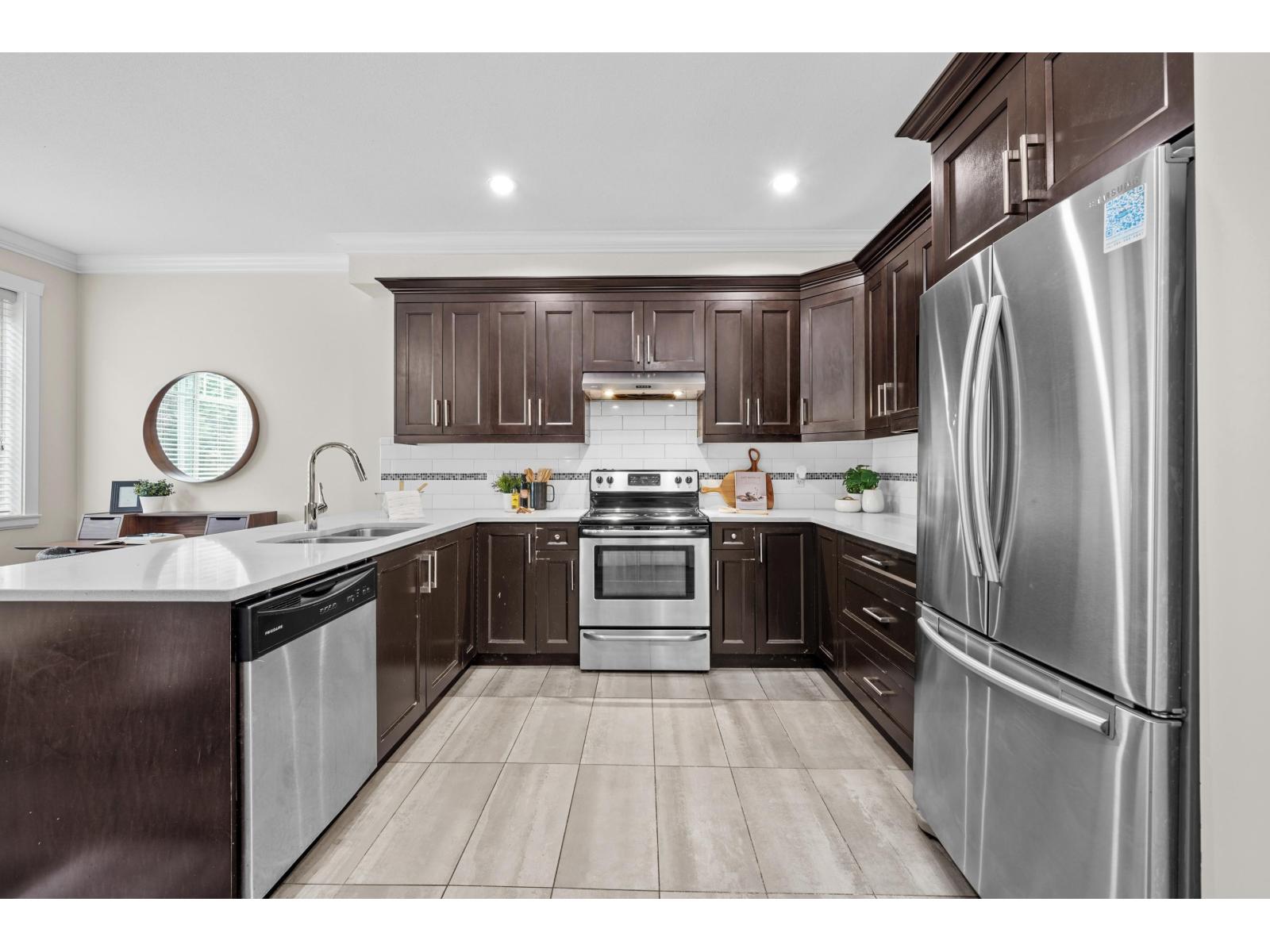 Photo 2 of 123 15399 Guildford Drive, Surrey BC