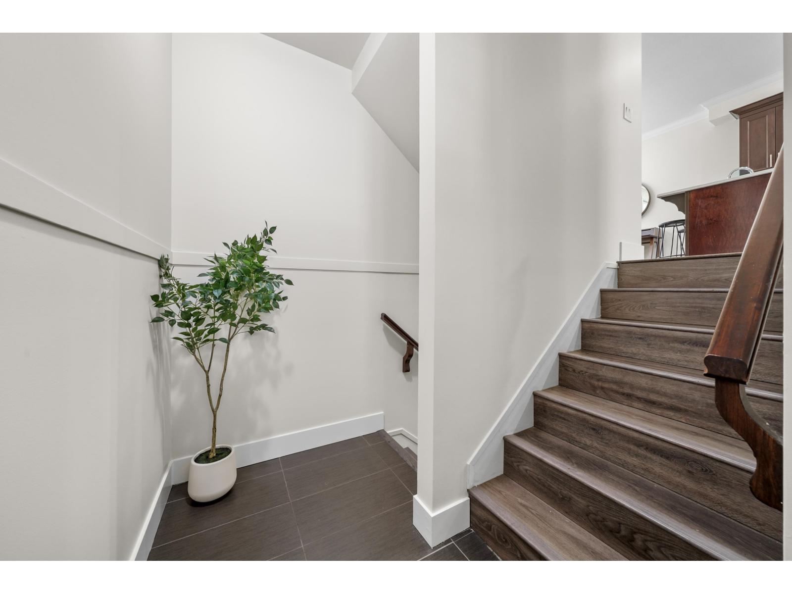 Photo 25 of 123 15399 Guildford Drive, Surrey BC