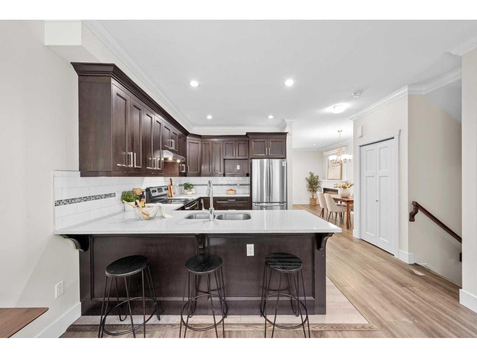 Photo 7 of 123 15399 Guildford Drive, Surrey BC
