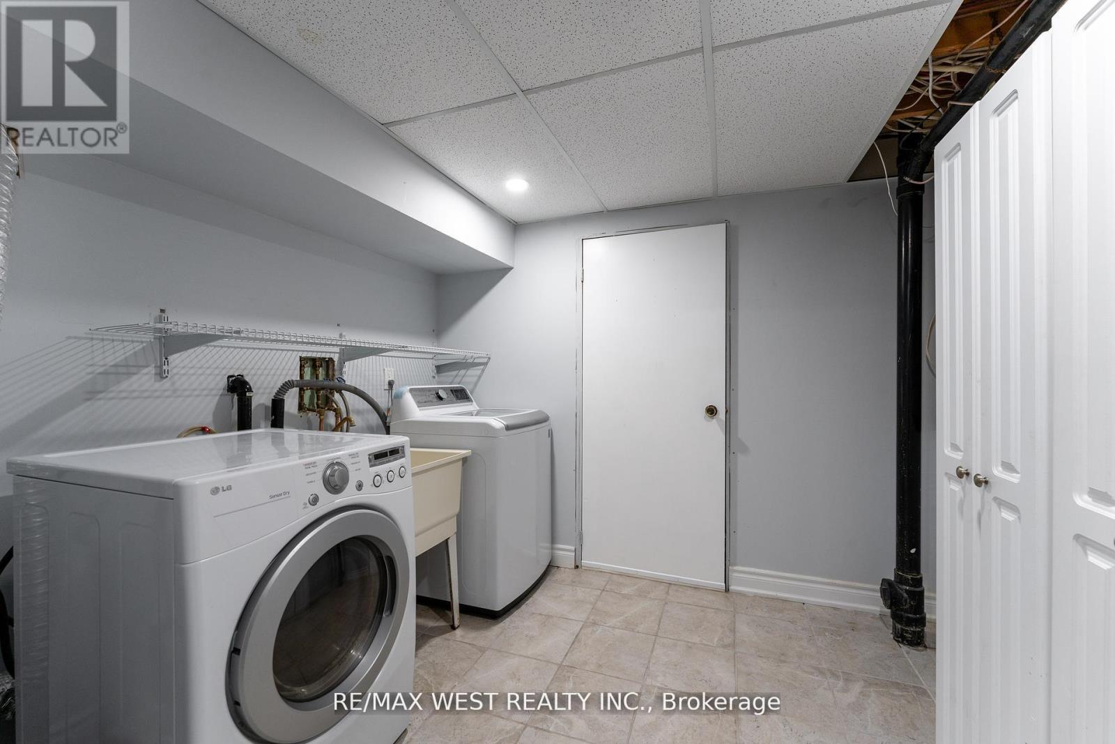 Photo 21 of 172 Lichen Crescent, Oshawa ON