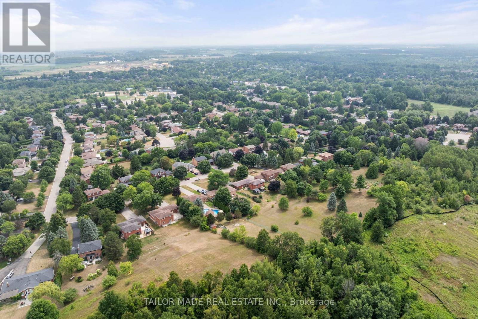 Photo 42 of 48 Marilyn Street, Caledon ON