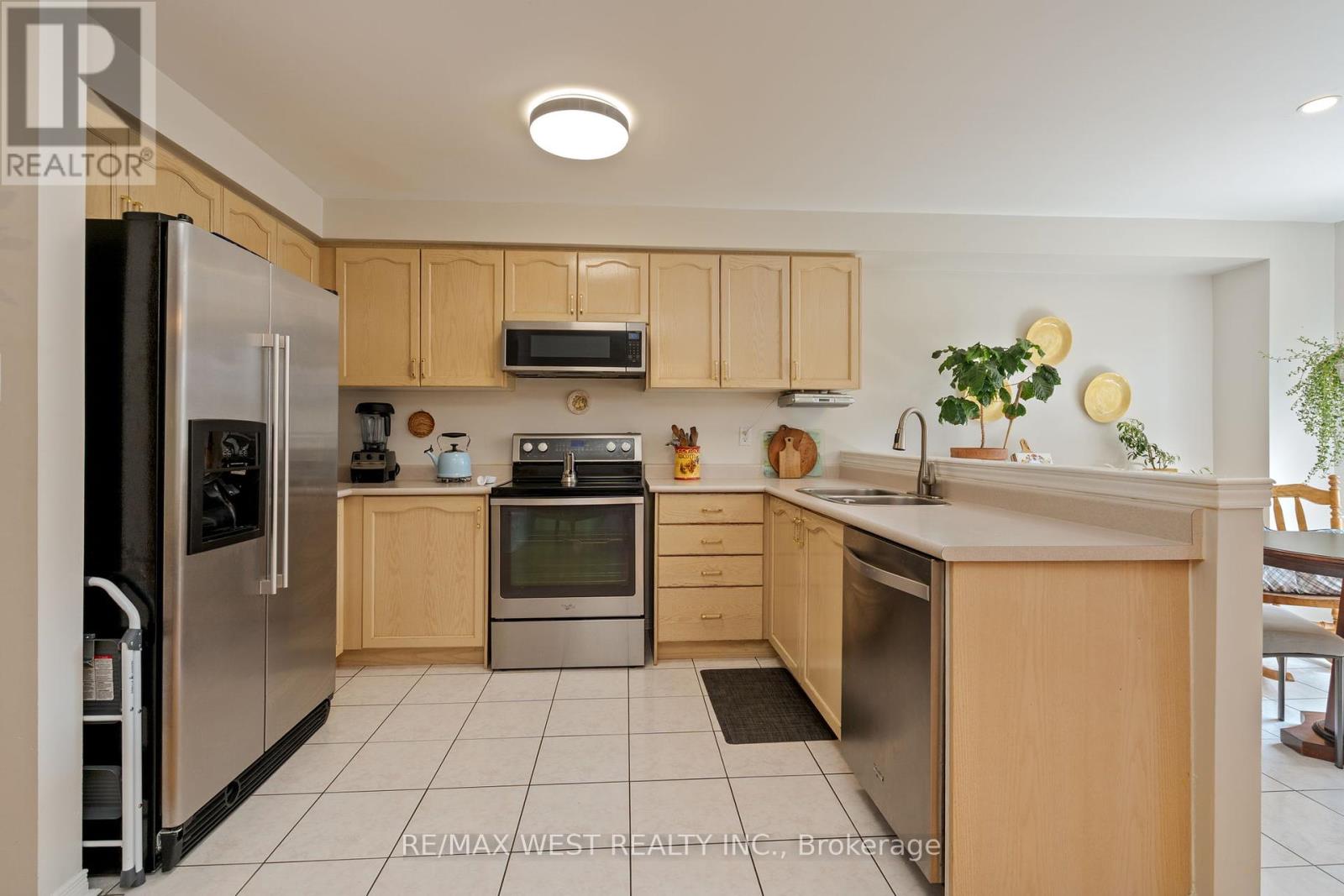 Photo 35 of 125 Colle Melito Way, Vaughan ON