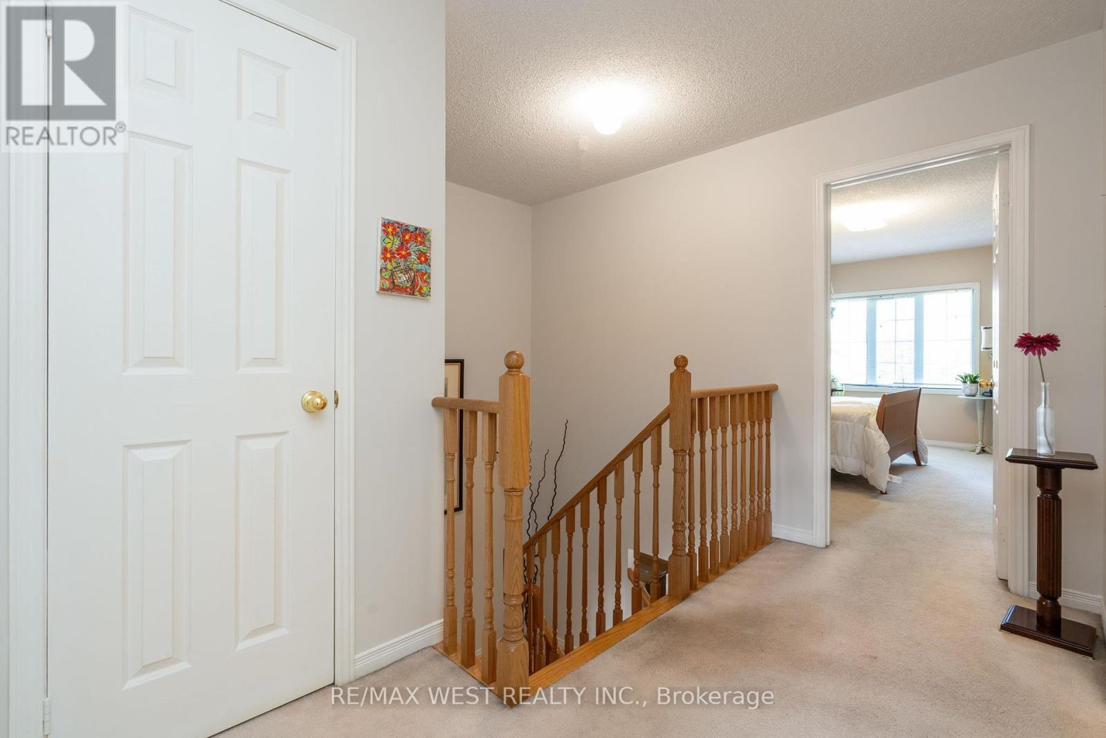 Photo 2 of 125 Colle Melito Way, Vaughan ON