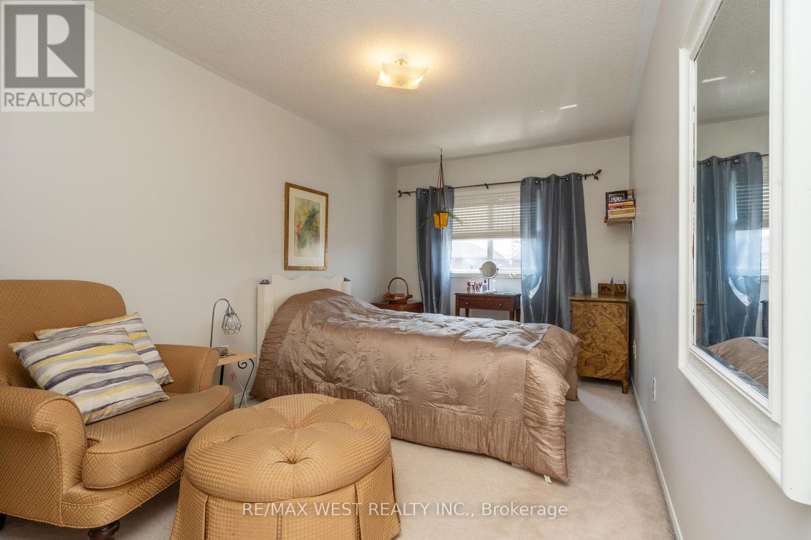 Photo 11 of 125 Colle Melito Way, Vaughan ON