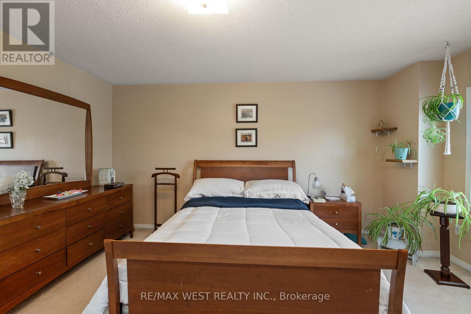 Photo 34 of 125 Colle Melito Way, Vaughan ON