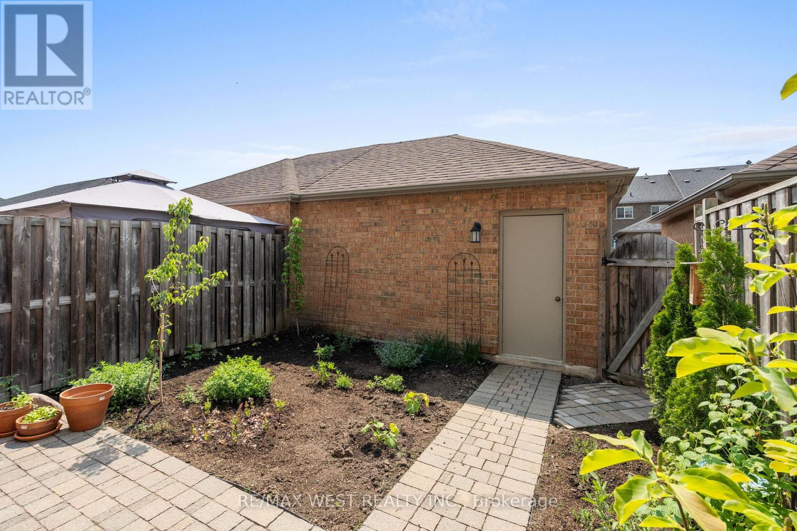 Photo 9 of 125 Colle Melito Way, Vaughan ON