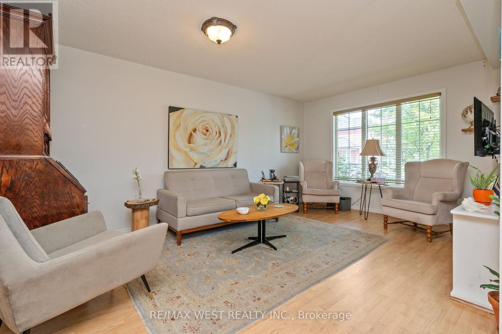 Photo 3 of 125 Colle Melito Way, Vaughan ON