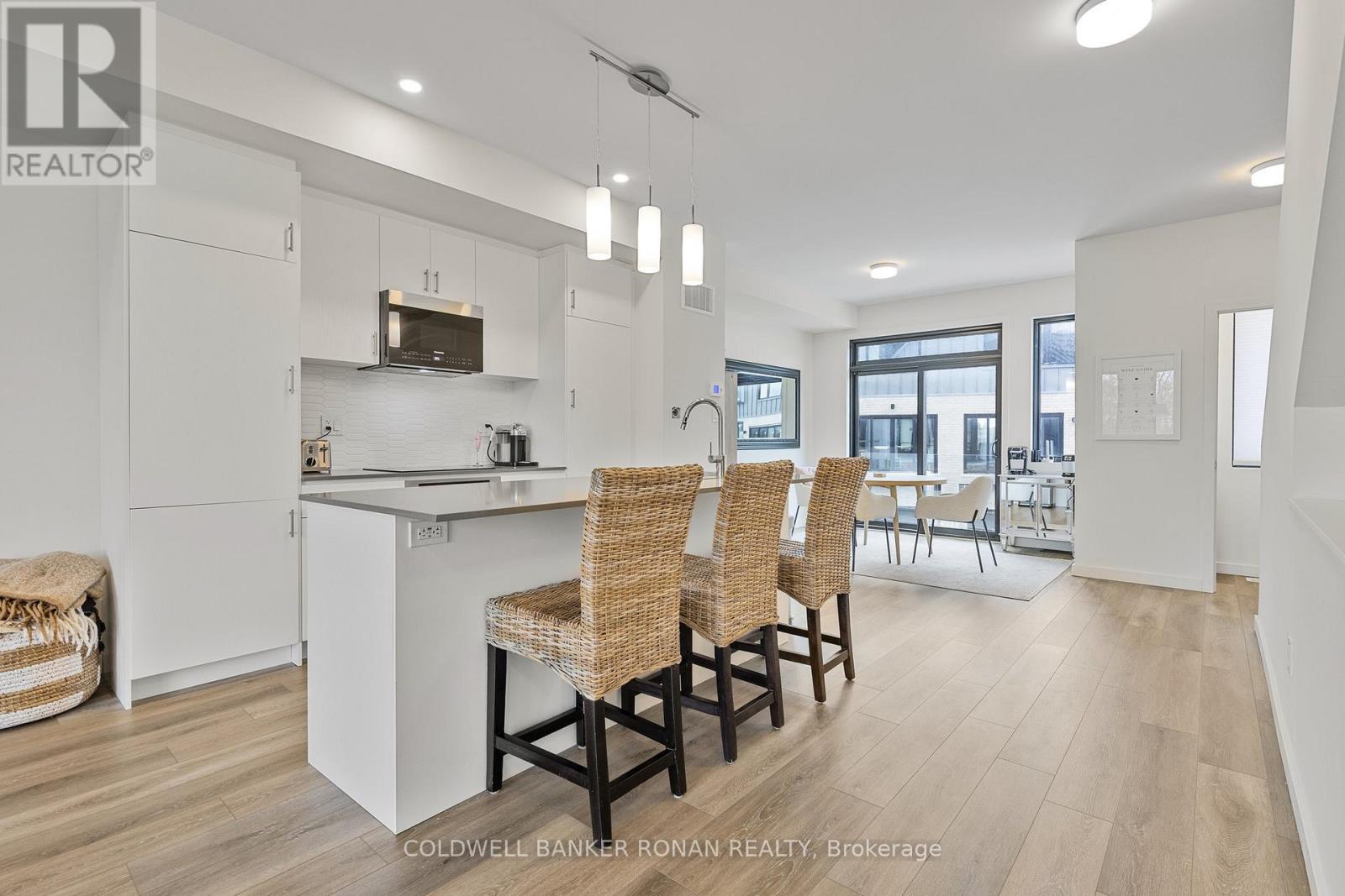 Photo 14 of 34 Rainwater Lane, Barrie ON