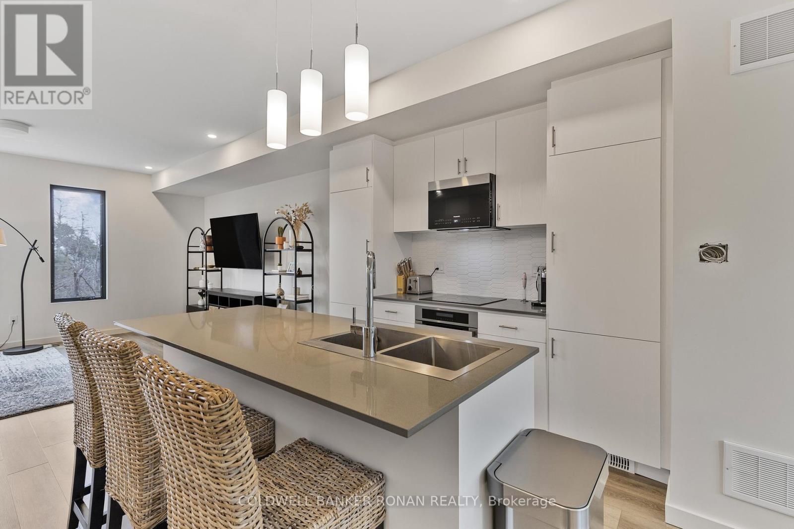 Photo 23 of 34 Rainwater Lane, Barrie ON