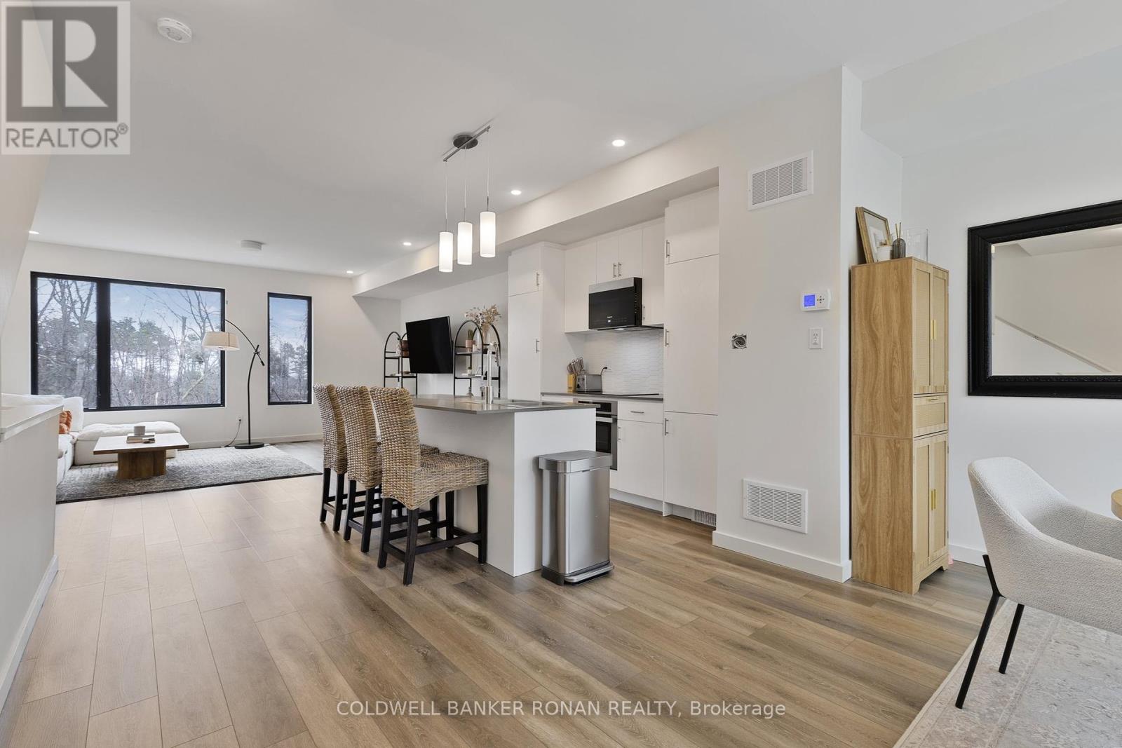 Photo 24 of 34 Rainwater Lane, Barrie ON
