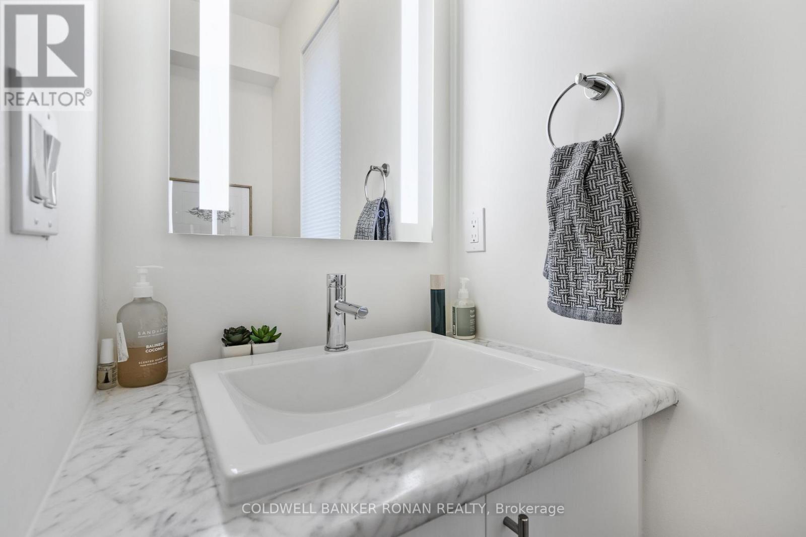 Photo 19 of 34 Rainwater Lane, Barrie ON