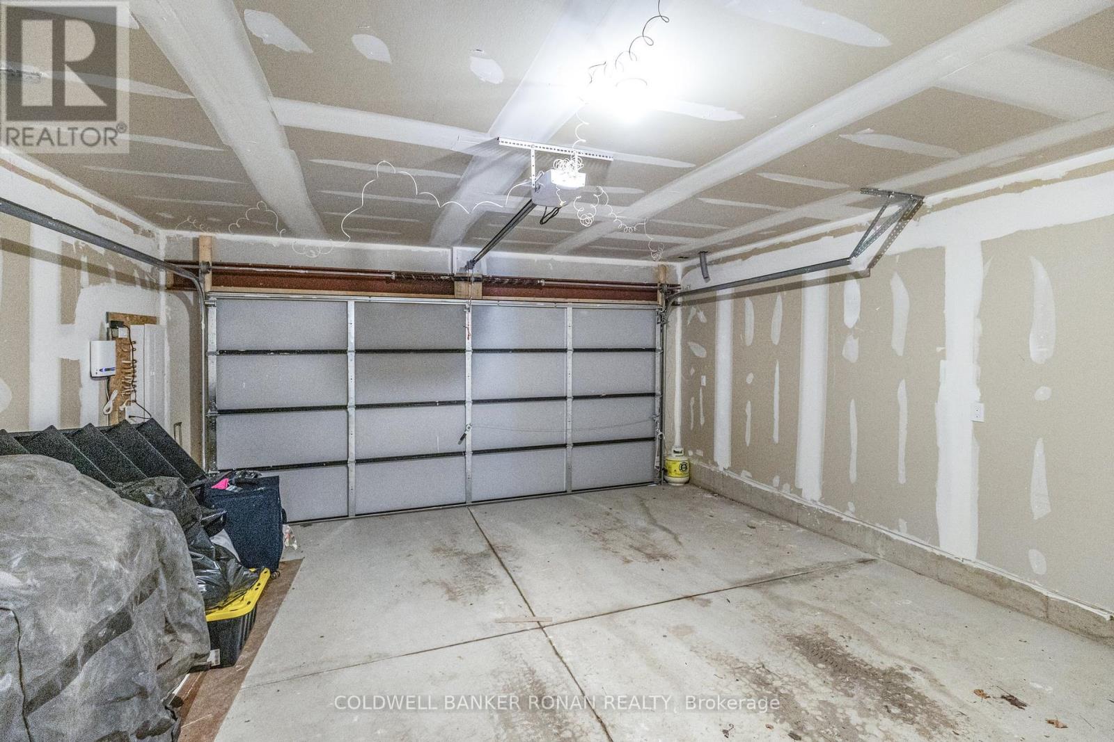 Photo 32 of 34 Rainwater Lane, Barrie ON