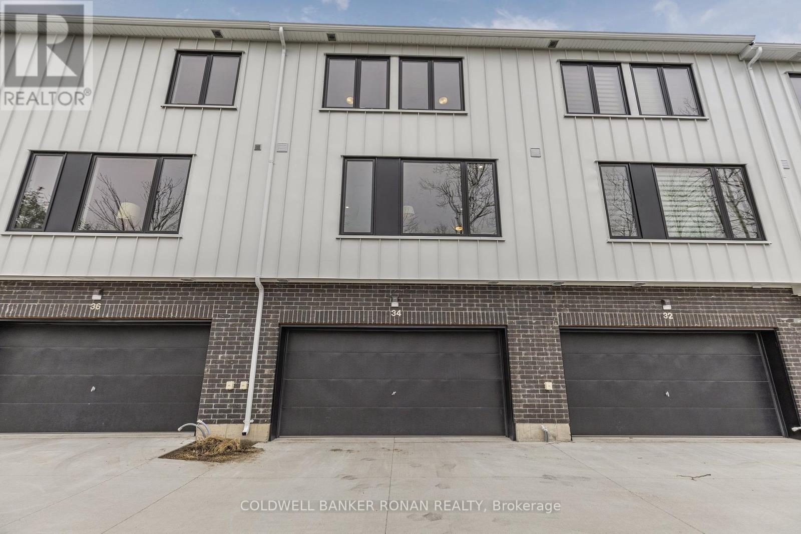 Photo 15 of 34 Rainwater Lane, Barrie ON