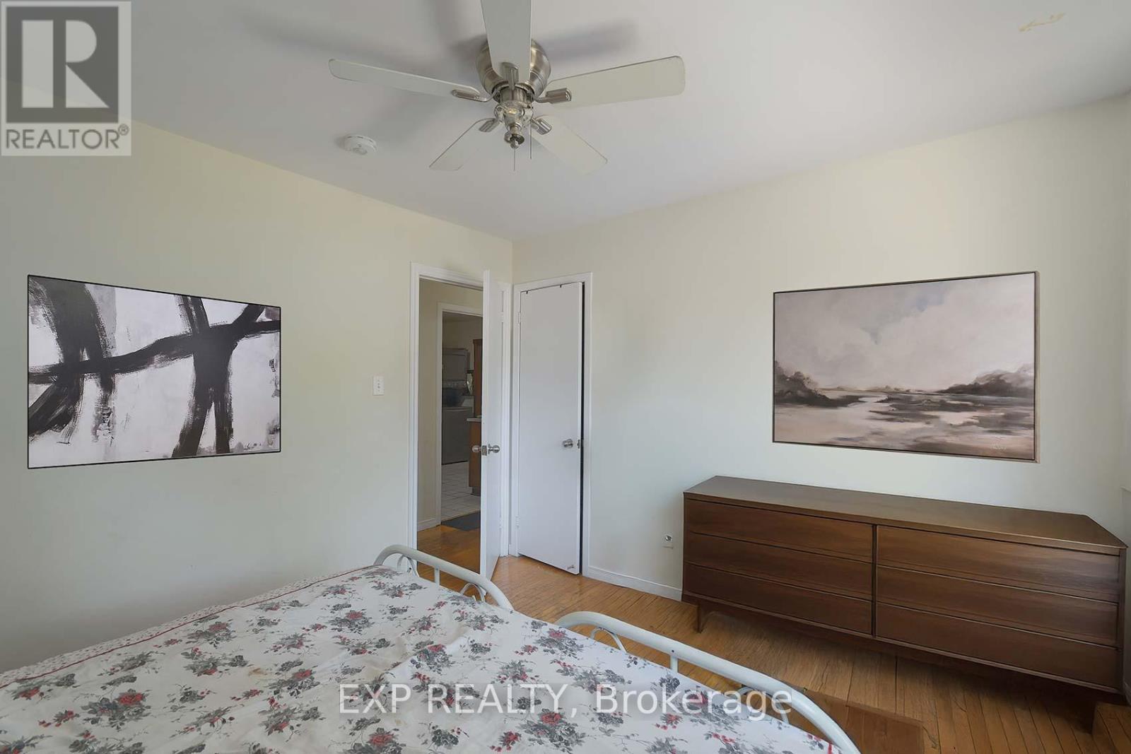 Photo 37 of 2 Roslyn Road, Barrie ON