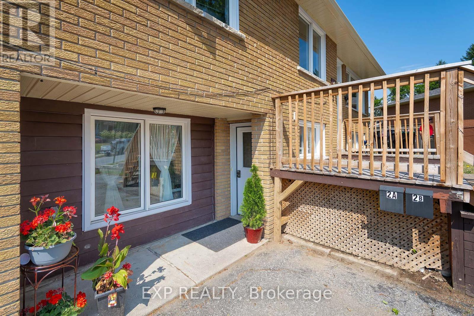 Photo 39 of 2 Roslyn Road, Barrie ON