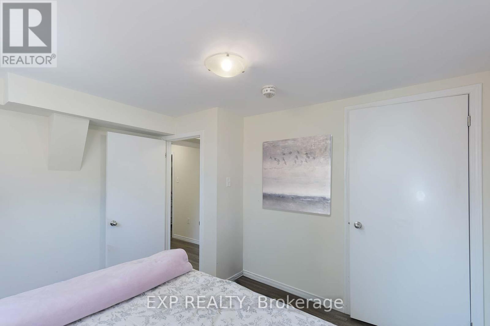 Photo 2 of 2 Roslyn Road, Barrie ON