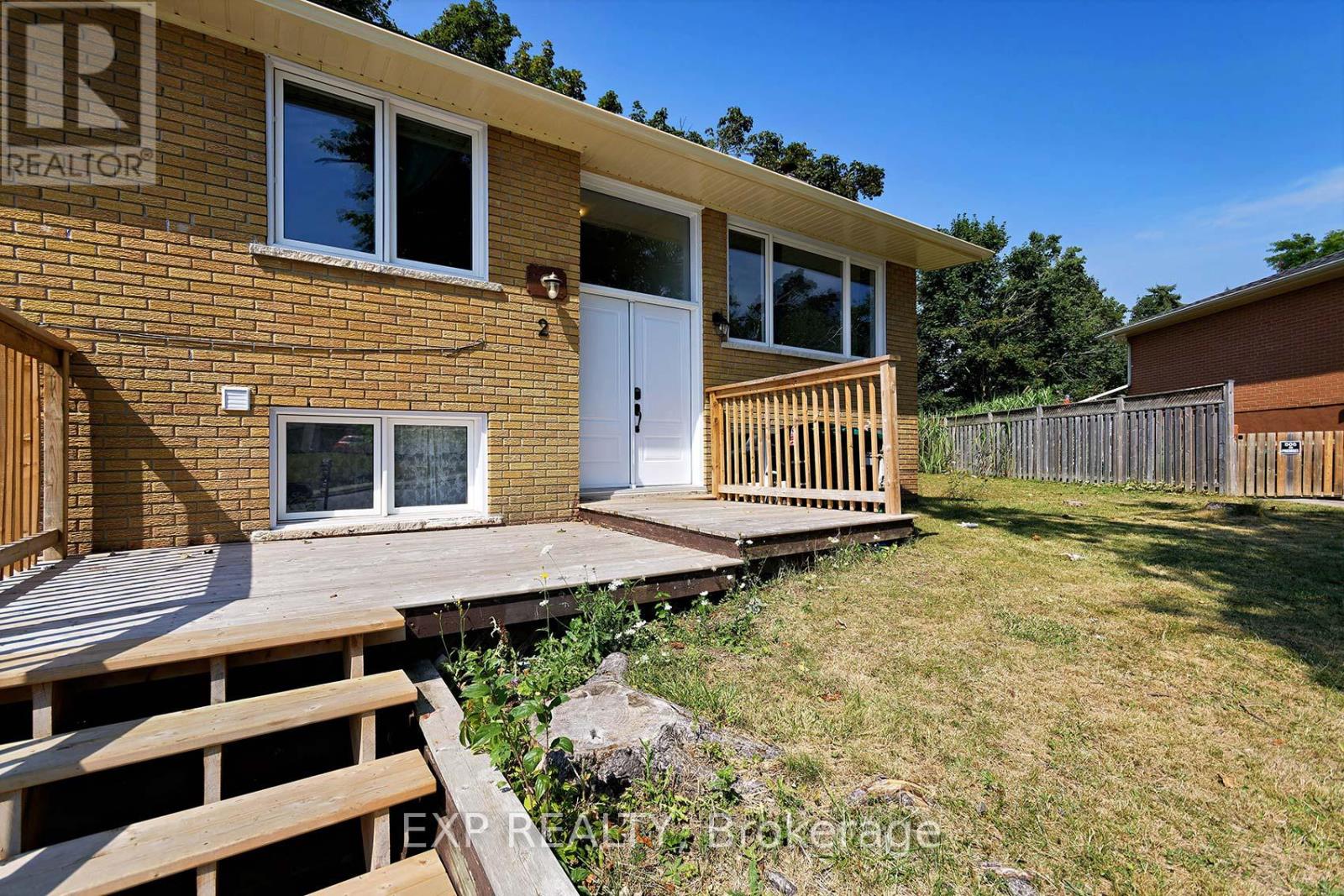 Photo 31 of 2 Roslyn Road, Barrie ON