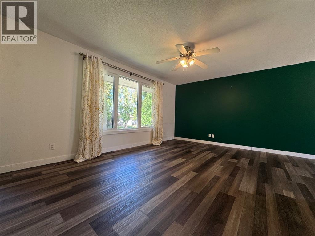 Single Family House Bungalow for Sale in  A Avenue Mount Pleasant Camrose 