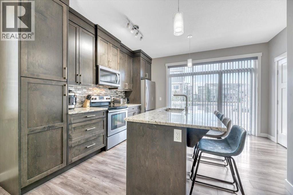 Single Family House for Sale in  Evanston Manor NW Evanston Calgary 