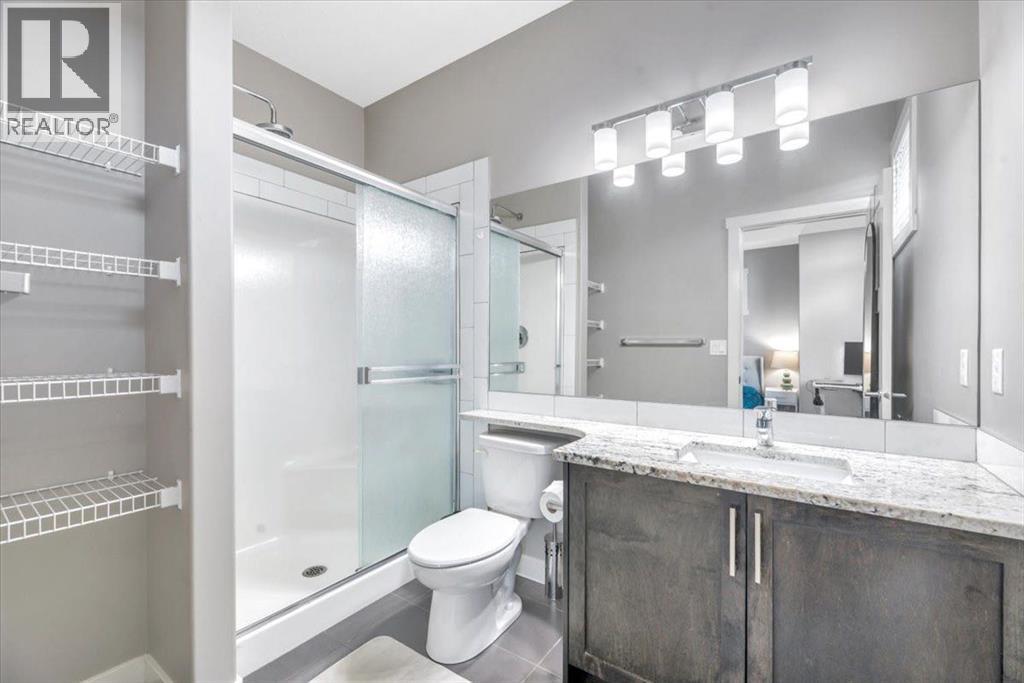 Single Family House for Sale in  Evanston Manor NW Evanston Calgary 