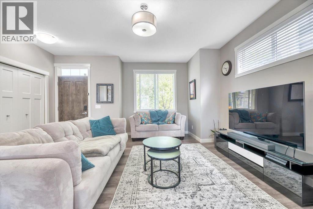 Single Family House for Sale in  Evanston Manor NW Evanston Calgary 