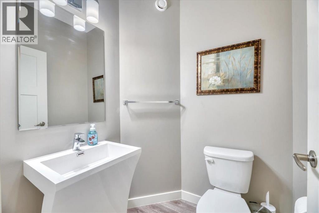 Single Family House for Sale in  Evanston Manor NW Evanston Calgary 