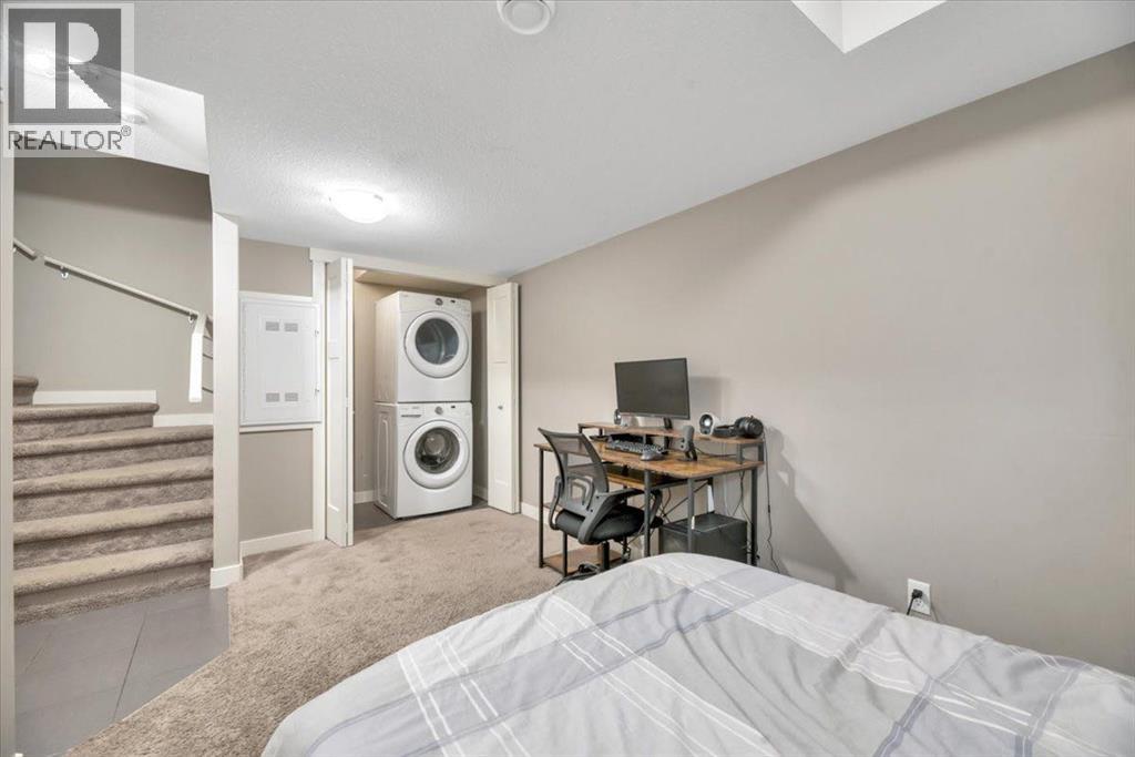 Single Family House for Sale in  Evanston Manor NW Evanston Calgary 