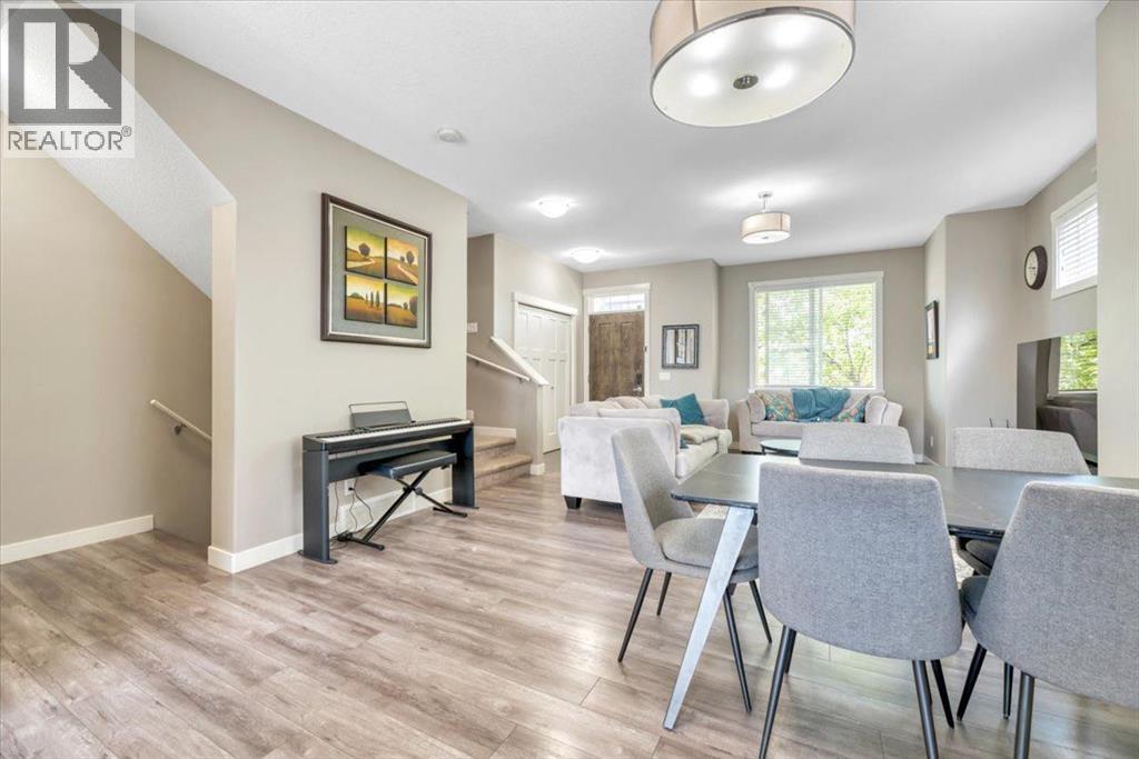 Single Family House for Sale in  Evanston Manor NW Evanston Calgary 