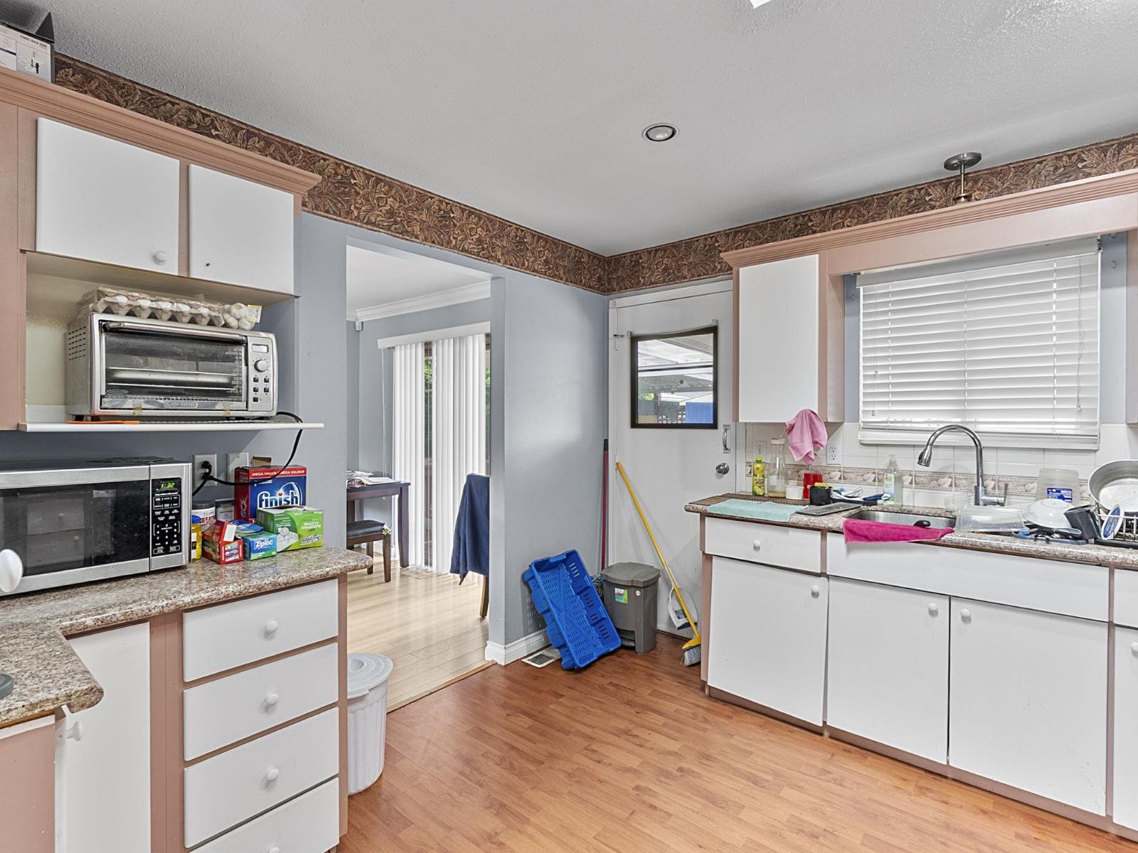 Photo 10 of 3386 Clearbrook Road, Abbotsford BC