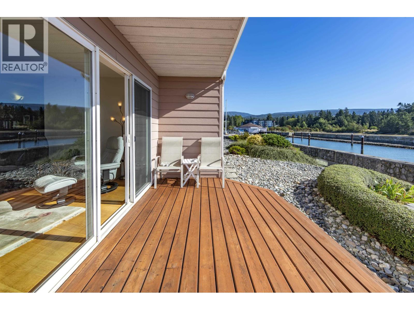 226 1585 FIELD ROAD, Sechelt