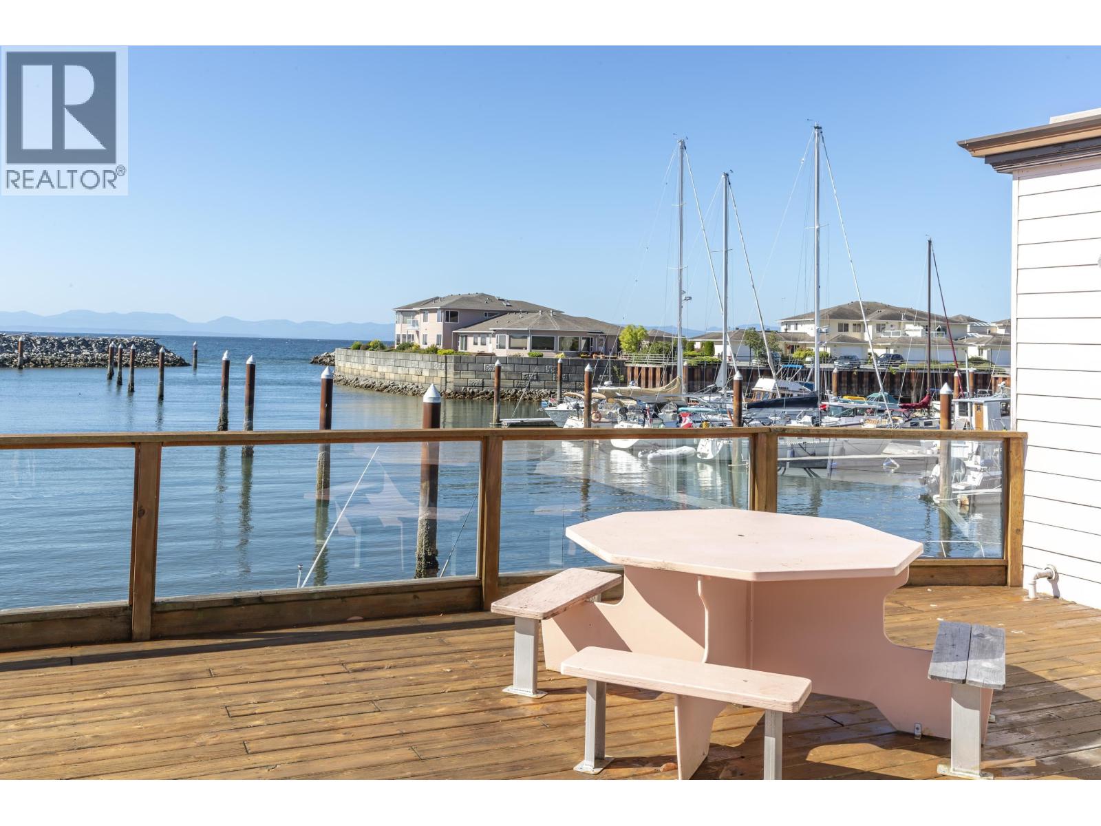 226 1585 FIELD ROAD, Sechelt