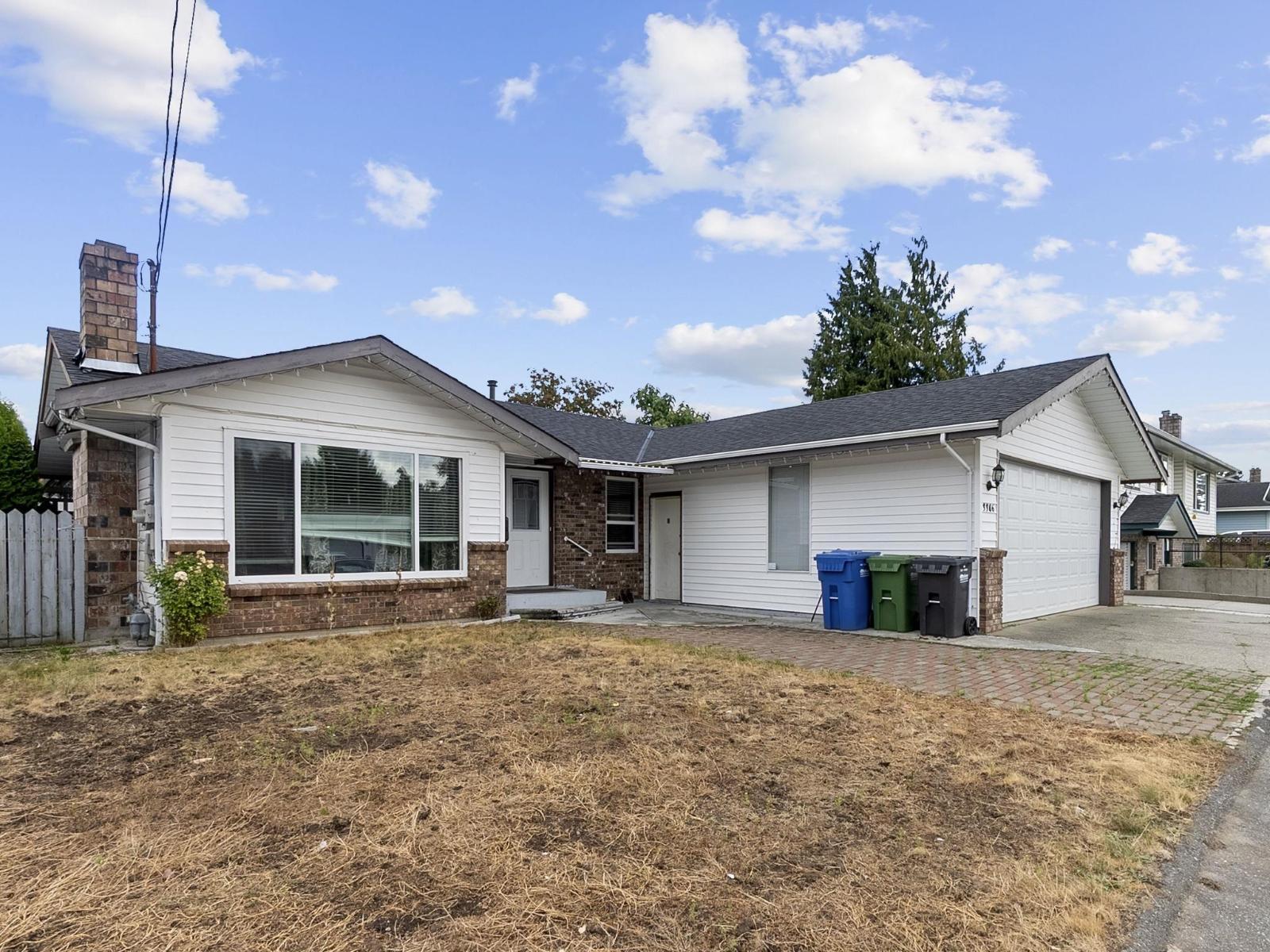 Photo 4 of 3386 Clearbrook Road, Abbotsford BC