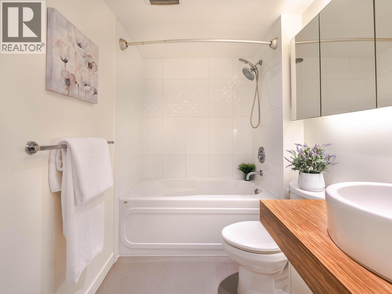 Photo 3 of 209 168 Powell Street, Vancouver BC